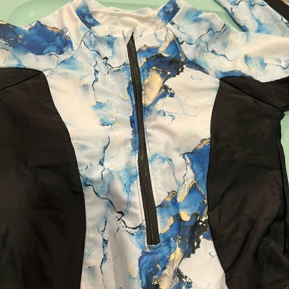 Girls long sleeve bathing suit with zipper closure front - Picture 4 of 6